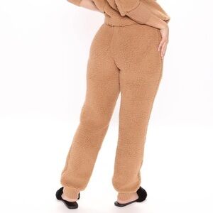 Fashion Nova Fuzzy Bear Sherpa joggers in camel size medium